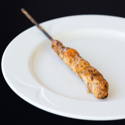 Brochette de poulet au citron - Bouchées chaudes