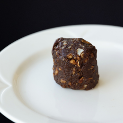 Boule d’énergie dattes, amandes et cacao - Pause Sucrée