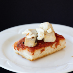 Pizza froide au poulet grillé et fromage de chèvre - Pause Salée