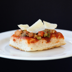 Pizza froide aux légumes grillés et parmesan - Pause Salée