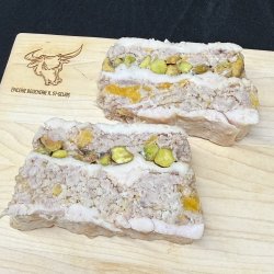 Poultry terrine with apricots and pistachios - Entrées & Tapas
