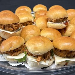 Mini Pulled Pork Burgers - Entrées & Tapas